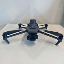 Drone DJI Mavic 3 Enterprise sur table blanche.