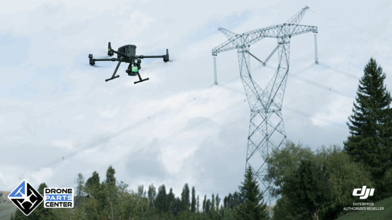 Drone volant près d'une ligne électrique.