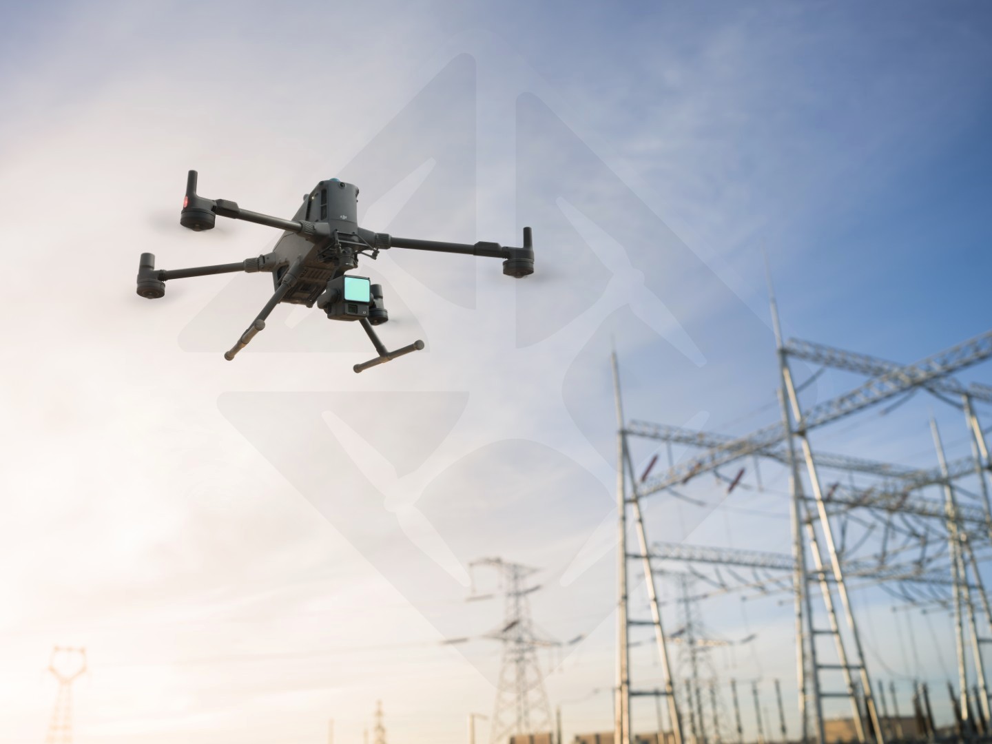 Drone survole des lignes électriques