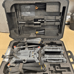 Drone plié dans sa valise de transport.