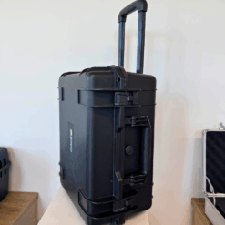 Station de charge DJI BS60 fermée, poignée télescopique et roulettes