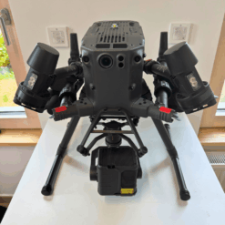 Tweedehands DJI Matrice 300 RTK met Zenmuse H20T-payload, vooraanzicht